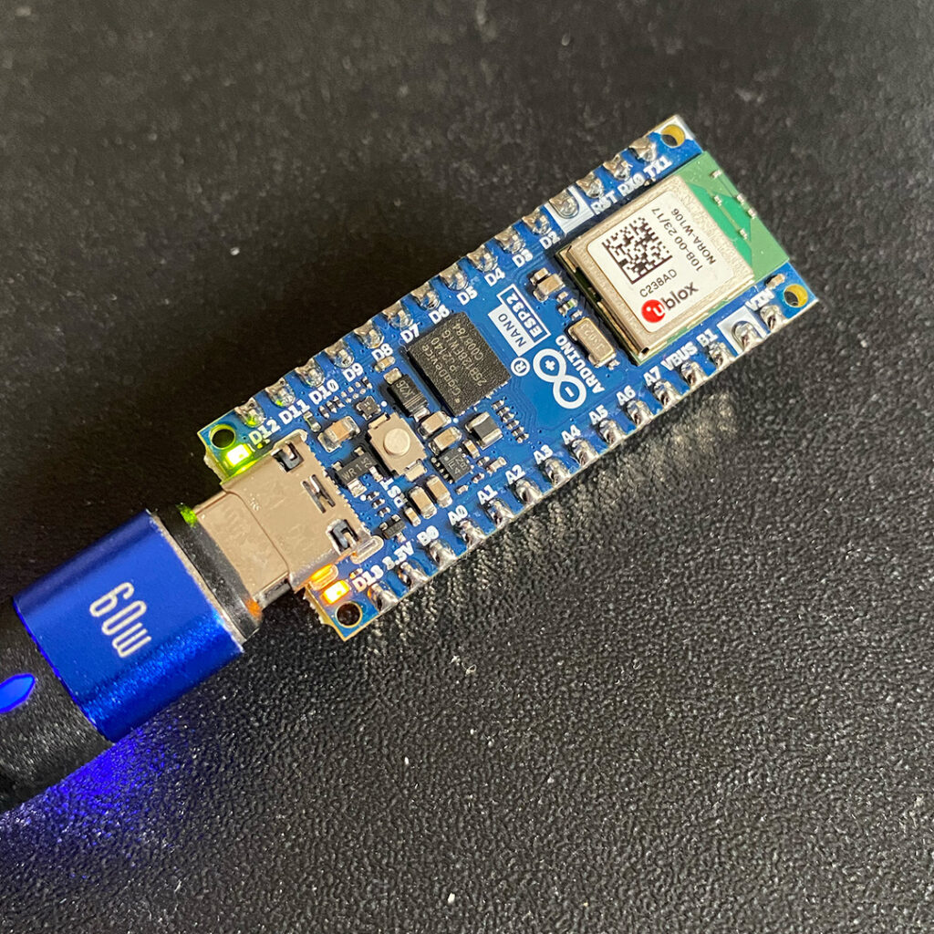 Arduino Nano ESP32 led on