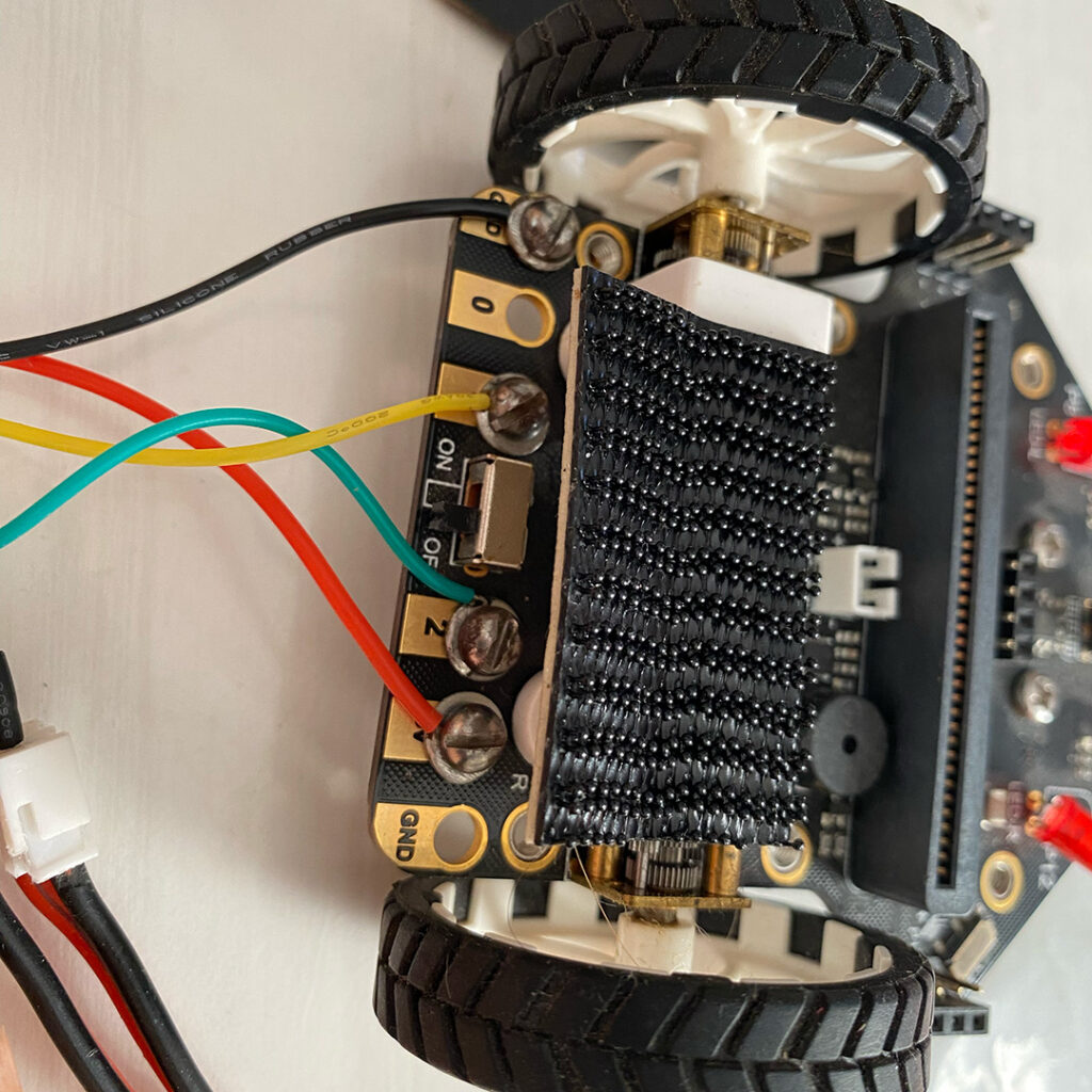 MicroRobot irrigatore 3D pump connected detail